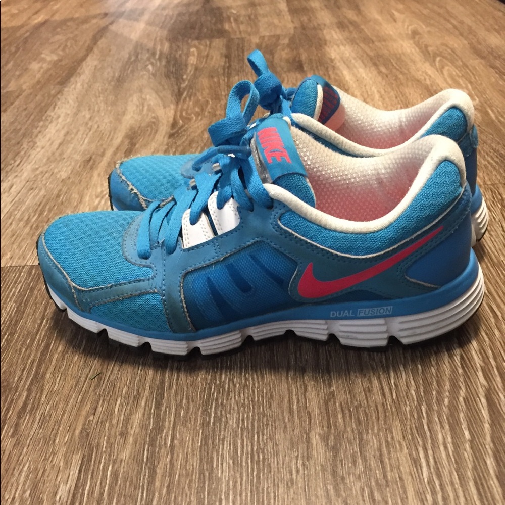 Nike Dual Fusion ST2